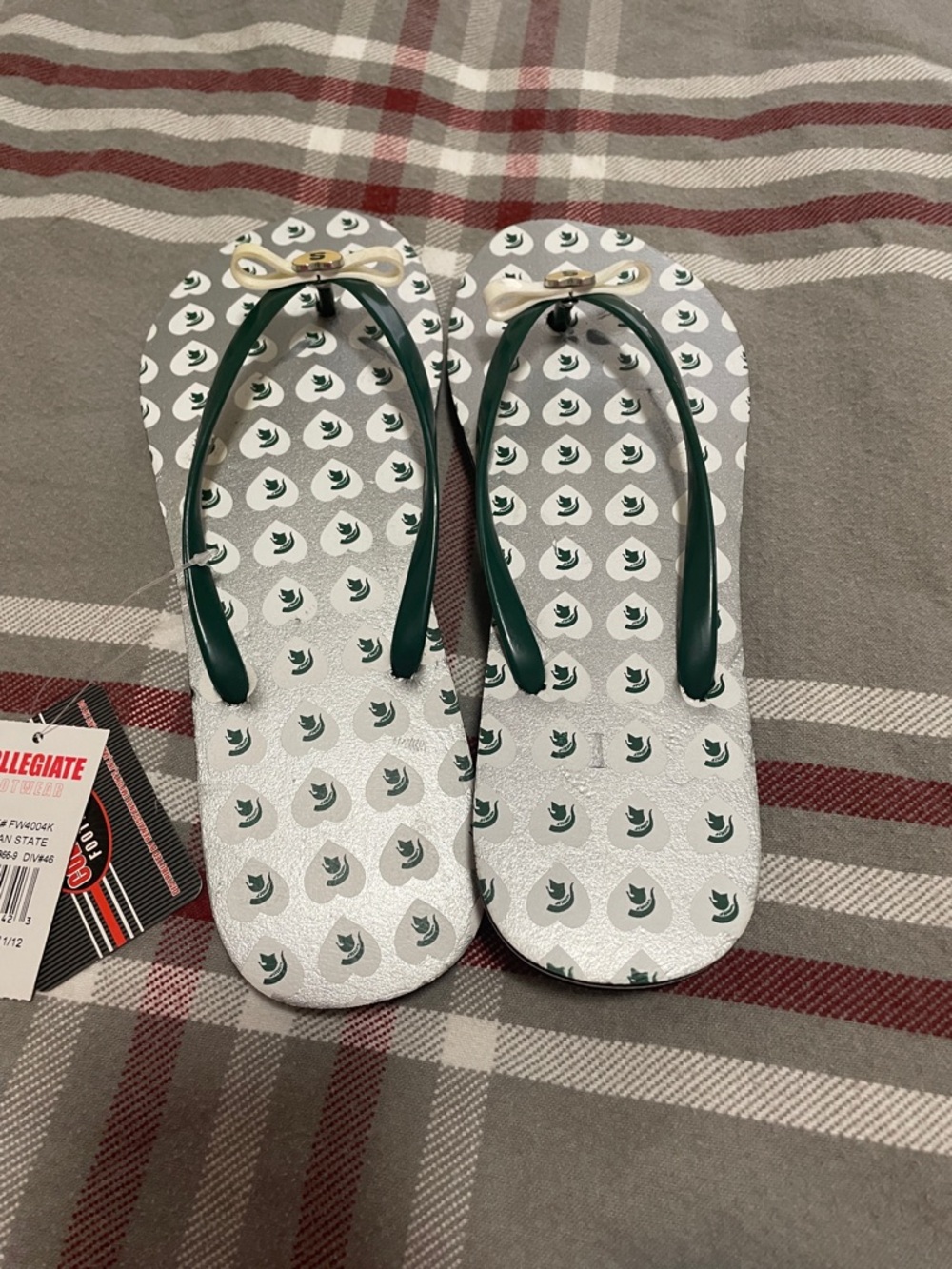 Women’s Green and White Patterned Flip Flop Sandals with Bow Accent